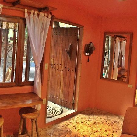 Lonesome George Ecolodge Puerto Ayora  Ruang foto
