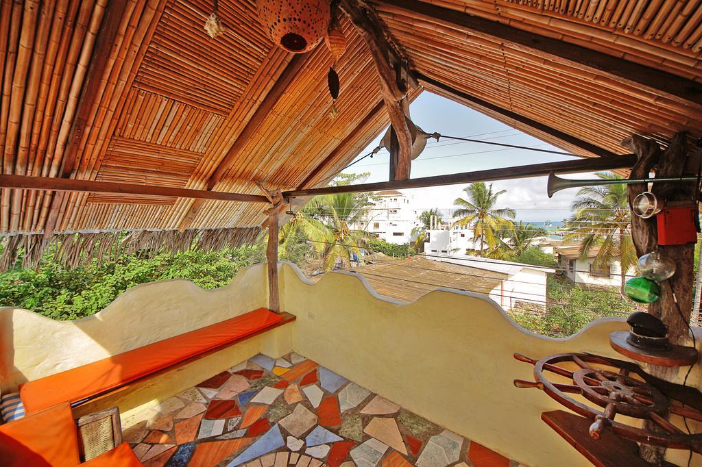 Lonesome George Ecolodge Puerto Ayora  Bagian luar foto